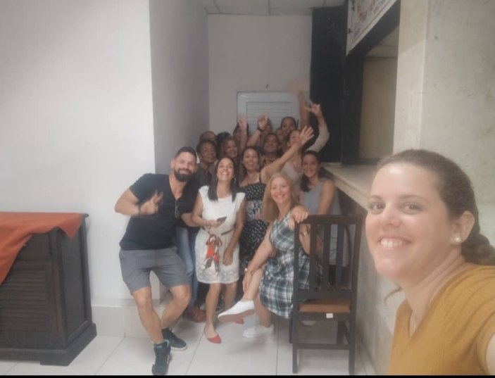 MaylinUCLV's tweet photo. El Departamento de Economía de la Facultad de Ciencias Económicas #UCLVnuestra realiza actividad sorpresa de despedida a su líder por mas de 18 años!!! Gracias Gisel por tanto !!! ❤️❤️❤️
@GriselBarrios9 
@lbolivera73 @CancioDiaz_Y @YerenisTorres @CubaMES @UCLVCU @JMC_Cubano https://t.co/r2eUT5t8Wr