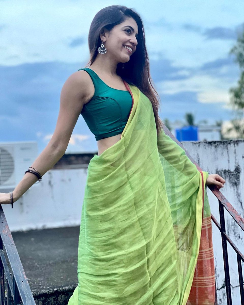 ActrezHub's tweet photo. #MonishaSen #Monisha https://t.co/628mrmqVjQ