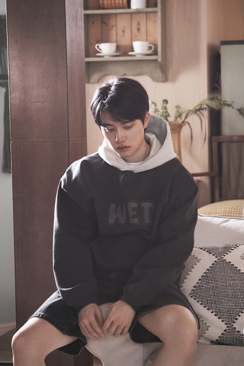 what’s written on kyungsoo’s hoodie is what i am now