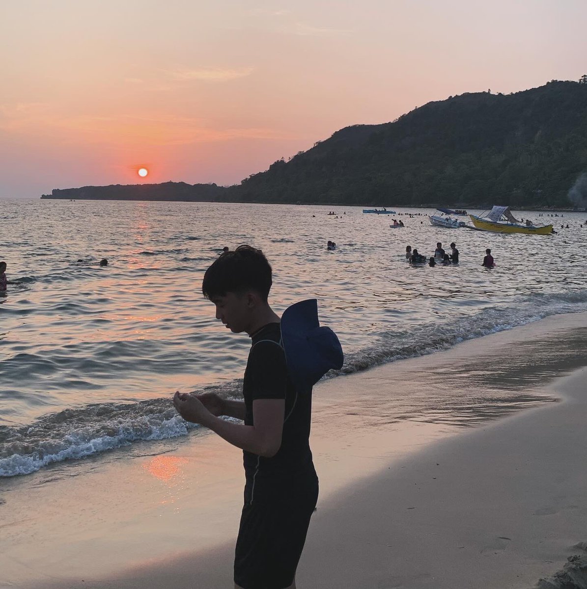 Veven_2's tweet photo. SUNSET W/ ME🌅 https://t.co/YO3VDZJPu6