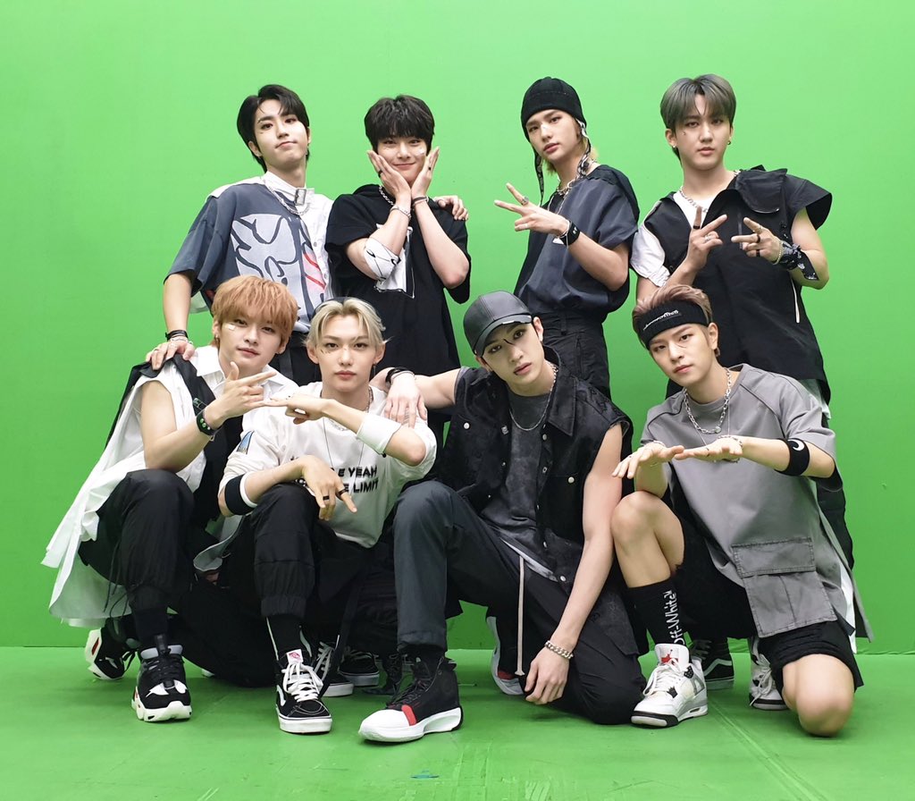 chartdata's tweet photo. Stray Kids and Charlie Puth's new single "Lose My Breath" will be released on May 10. https://t.co/e1cwwGhb4c