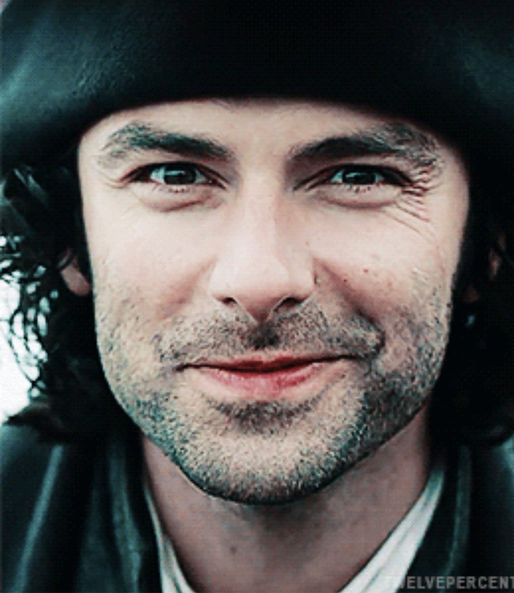 Have a delightful #TricornTuesday everyone. #AidanTurner #AidanCrew #Ross. (Photo credit to owner TwelvePercent)🩵