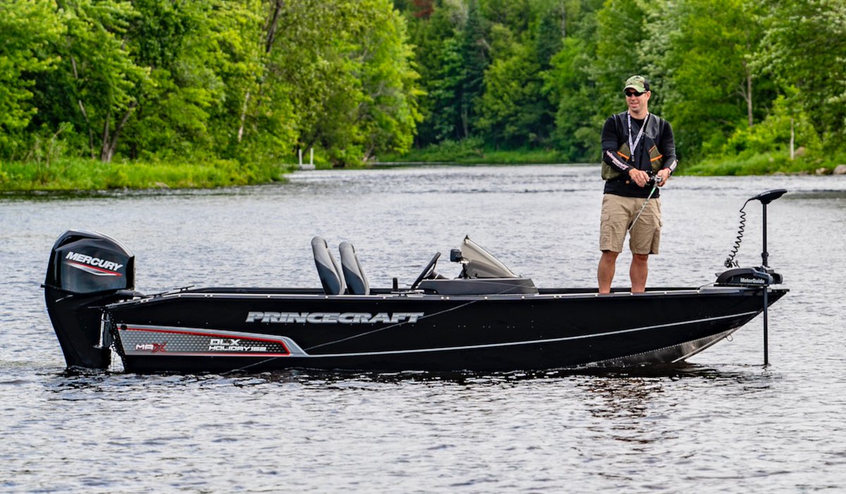 Planning to buy a new #fishingboat? Read these important tips first from @Craig_D_Ritchie.
#buyersguide
outdoorcanada.ca/theperfectboat/