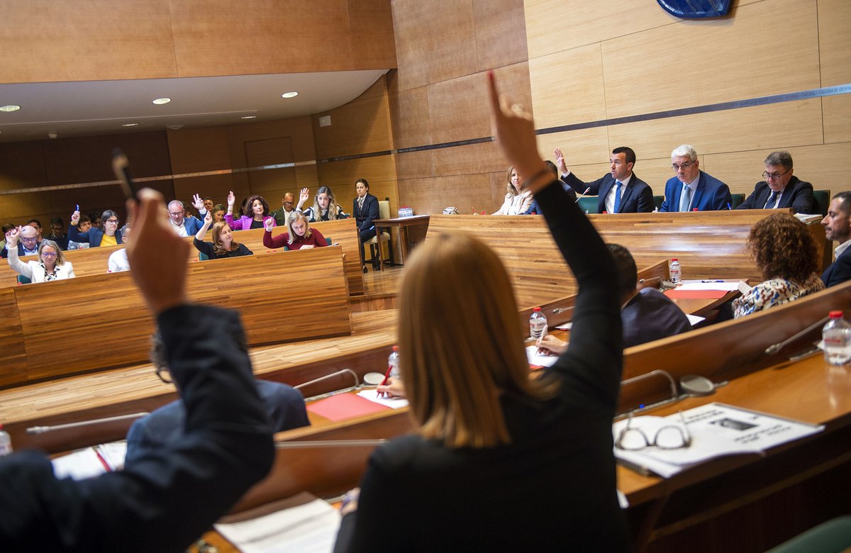 Aprovem en el #PleDivalAbril24: ✅ La celebració del Dia d'Europa (9 de maig) en diverses accions per a reconéixer el valor de la Unió Europea i la seua ajuda als pobles. ✅ L'elaboració d'un pla estratègic provincial en matèria de polítiques de joventut. ✅ La reclamació al