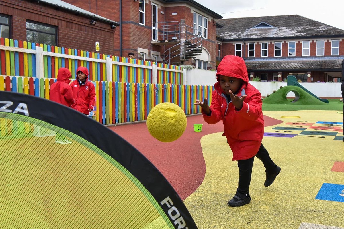 Reception had a fun outdoor PE lesson practising their throwing and catching skills! 🎾 Limited spaces are remaining for Reception in September 2024. Speak Admissions via telephone 01902 421326 or email admissions@wgs-sch.net, or visit wgs.org.uk/admissions #WeAreWGS