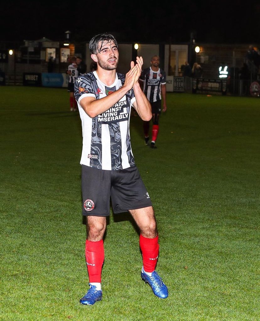 🟠 Supporters Player Of The Season 🟠

Well done to ex-Hatter, Casey Petit , on winning Supporters Player of the Season at Maidenhead United in his first season at the club 🏆👏👏

We wish him all the best for his career 🧡

#teamslikeluton #lutontown #coyh #ltfc #maidenhead