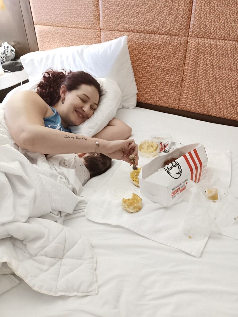 afriend2borrow's tweet photo. @kfc This is your next commercial. Me nursing my sleepy infant after traveling all day, while having a KFC picnic, using my chicken bone as a spoon. 5 Stars. https://t.co/GAO8kYGZd7