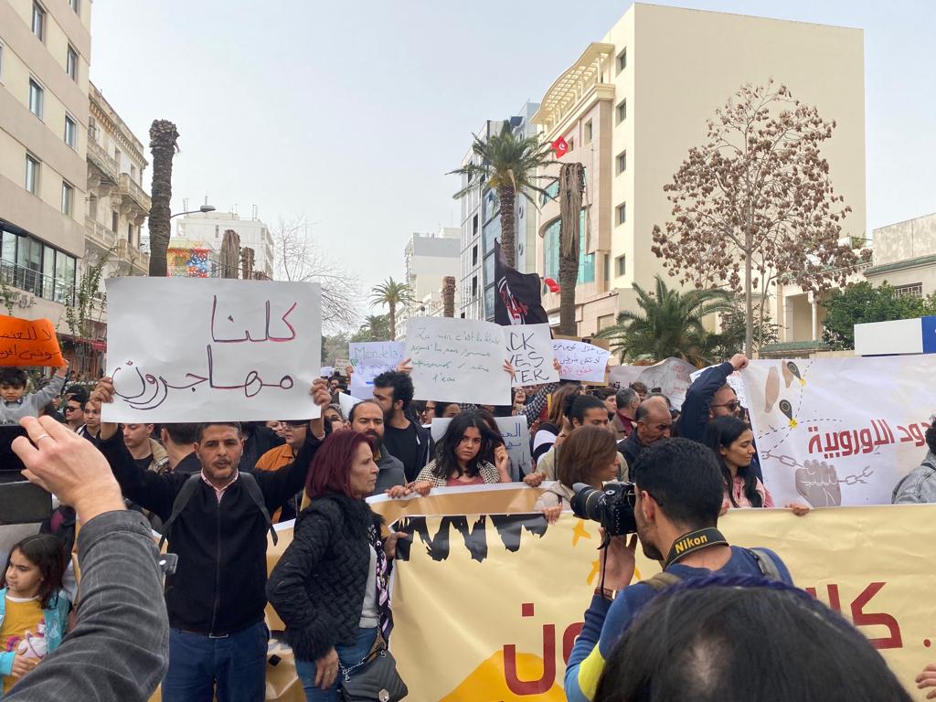 In #Tunisia continuano le violazioni dei diritti

Un comunicato di 36 organizzazioni, a 1 anno dal discorso razzista del presidente Saïd, denuncia la sistematizzazione della #violenza commessa dalle autorità contro le persone africane
meltingpot.org/2024/04/in-tun…