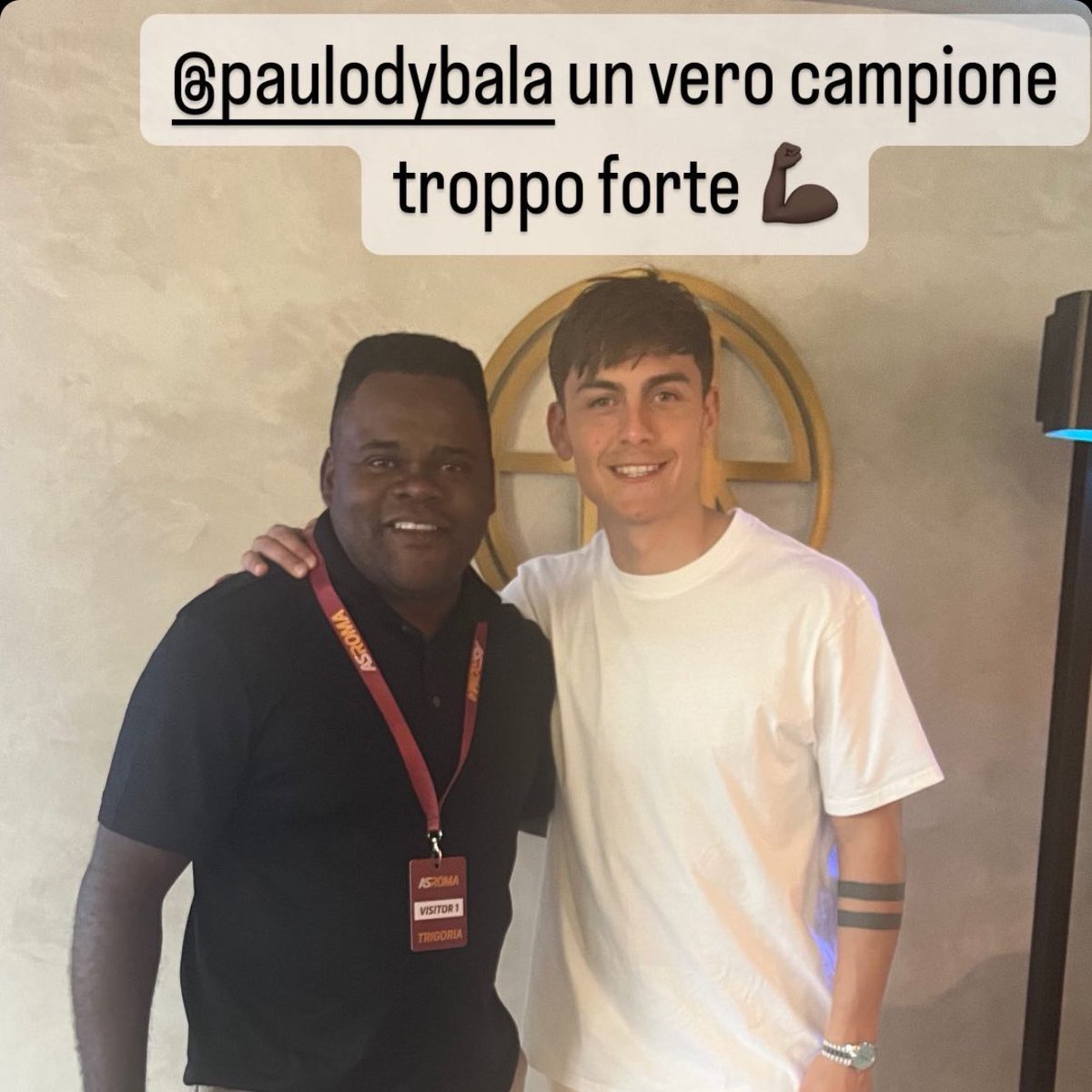 radio_romanista's tweet photo. Fabio #Simplicio in visita a Trigoria!
#ASRoma 💛❤️ https://t.co/aPfKLILIco