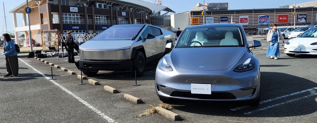 DriveGreen80167's tweet photo. Check out the scene from a Japanese car enthusiasts gathering where Cybertruck and Model Y Quick Silver made an appearance! Without reaching the extreme, how can it be called the passion of Tesla enthusiasts? #TeslaEnthusiasts #Cybertruck #Japan #ModelY #CarGathering @ray4tesla https://t.co/oaiFDC3NDj