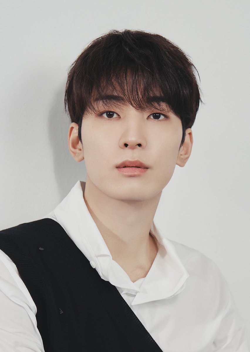 와.. … 진짜 기 살아.. 진짜 잘생겼다ㅠㅠㅠㅠㅠㅠ
원우팬이라 너무 즐거워