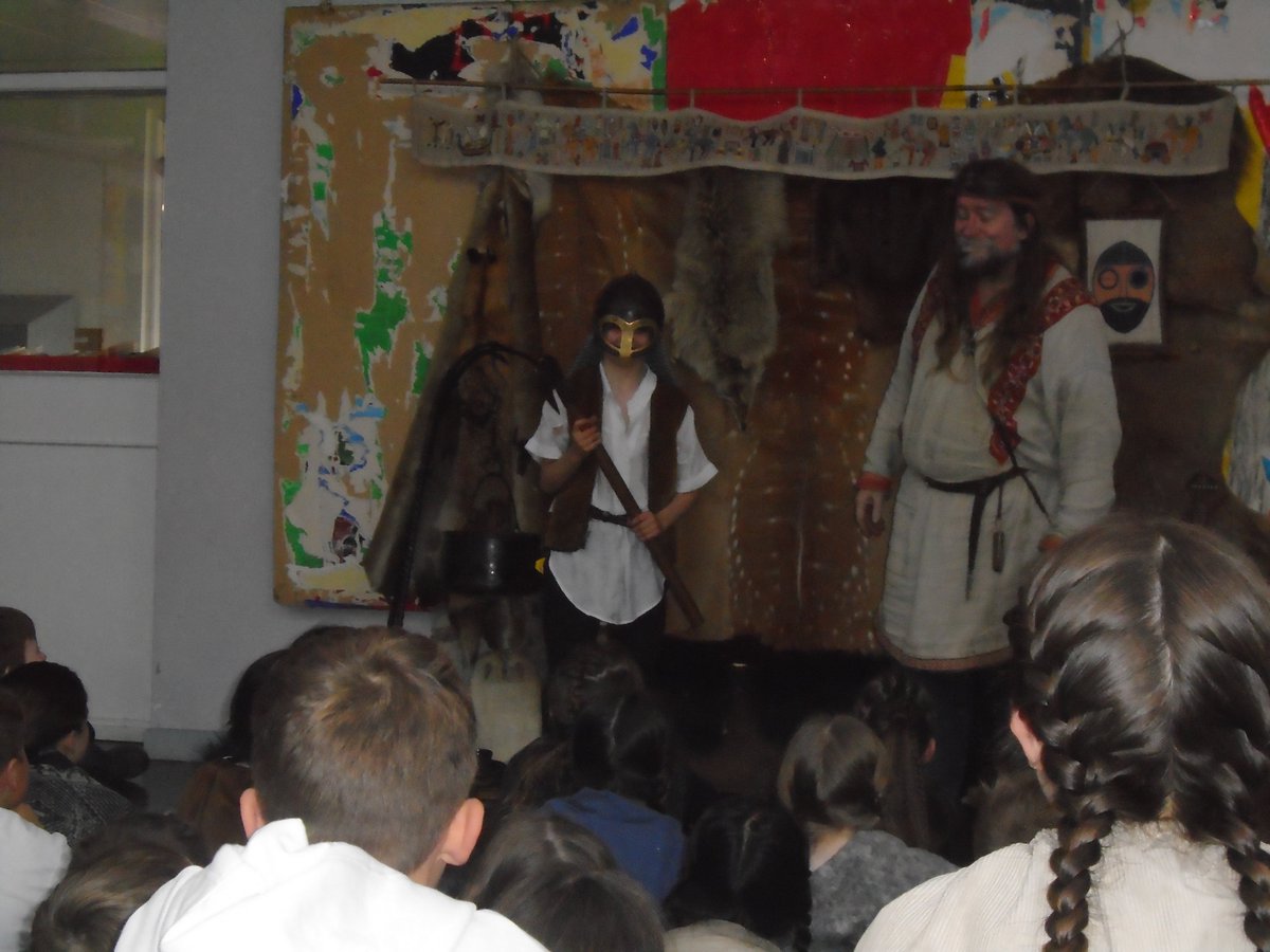 Viking fun in 5F today as we enjoyed learning lots of facts and interesting stories about our new topic. 🪓🛶 The costumes were brilliant - amazing effort and a very realsitic-looking Viking class! 📯🌟⚔️🛡️