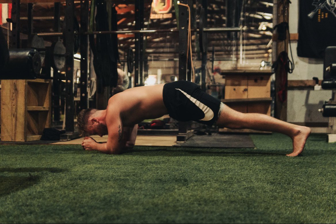 Our leaders after week 1 of our Plank Challenge ‼️ 

1. <a href="/BlessedByTexas/">Caleb Stivers ✝️ 🇺🇲</a>  - 6:04
2. <a href="/AlexBraunnnn/">Alex Braun</a>  - 5:38 
3. <a href="/CamronGaona2/">Camron G</a> - 5:23

Who is going to beat them in our second and final week of this challenge⁉️