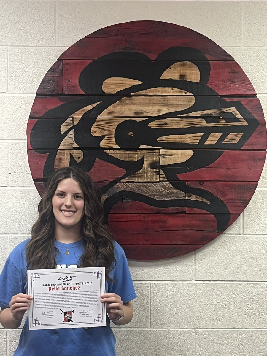 Congrats to our very own Bella Sanchez for receiving “Athlete of the Month” here at Lincoln-Way Central! Bella has been a fantastic leader in our program both in and out of the pool! Her passion for the sport and her teammates drives her to great heights! ❤️🙌🏼