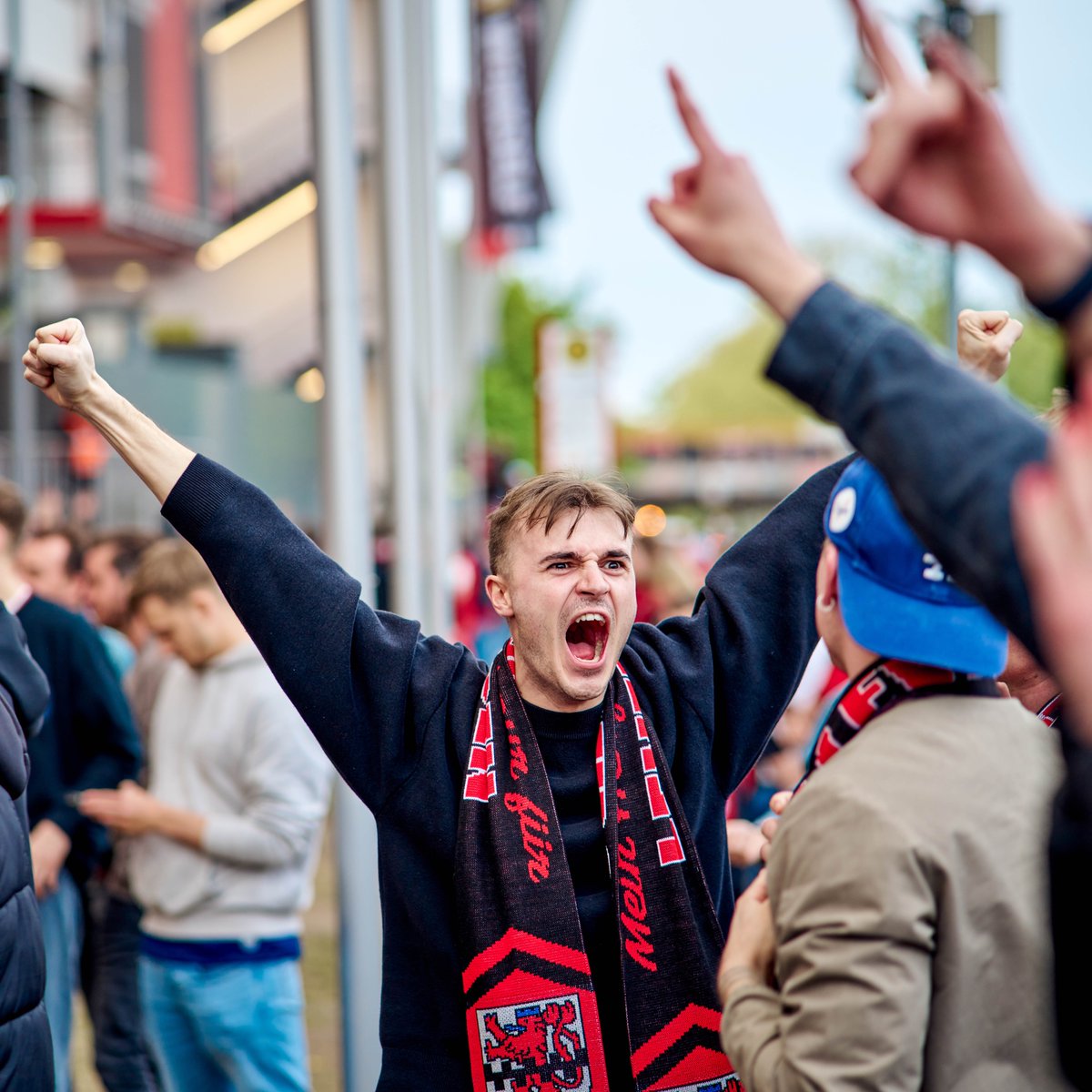 bayer04fussball's tweet photo. Ihr habt es so verdient, #WerkselfFans! 🫶
#DeutscherMeisterSVB | #Winnerkusen | #Bayer04 | #Werkself https://t.co/pk8aj2V2II