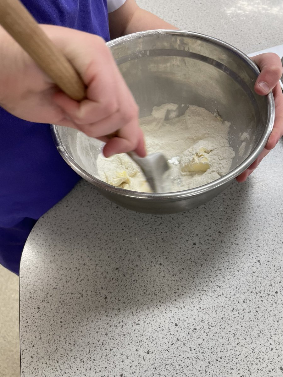SDE_Steam's tweet photo. Today at #STEAM club we made yummy protein cookies. While we discussed protein sources of the future. #bugvita
#STEM https://t.co/sfJQhMPc3e