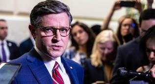 BREAKING REPORT:⚠️ Rep. Thomas Massie to cosponsor MOTION TO VACATE Speaker Mike Johnson.. DO YOU SUPPORT A MOTION TO VACATE THE HOUSE SPEAKER?