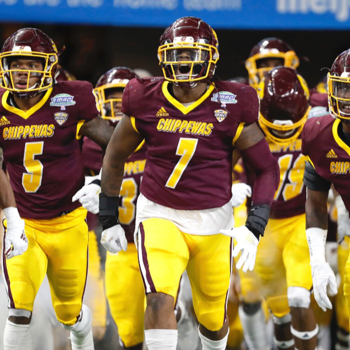 #AGTG After a great Conversation with @CoachCalley21 I am blessed to have earned my first Division 1 offer from @CMU_Football @RivalsPapiClint @Rivals @AllenTrieu @247Sports @DdeFootball @CoachMurphIKE @EDGYTIM @Bryan_Ault @AllenTrieu @adamgorney @RivalsPapiClint