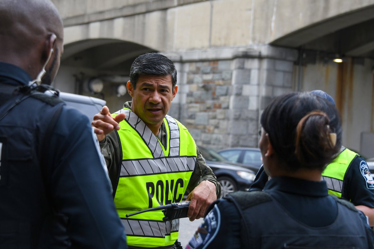 We want YOU on our team! PFPA is in search of qualified, driven individuals looking to take the next step in their #LawEnforcement career. 
 
Apply to be a Pentagon Police Officer on @USAjobs and join PFPA today: usajobs.gov/job/758471800
 
#NowHiring #Federaljobs