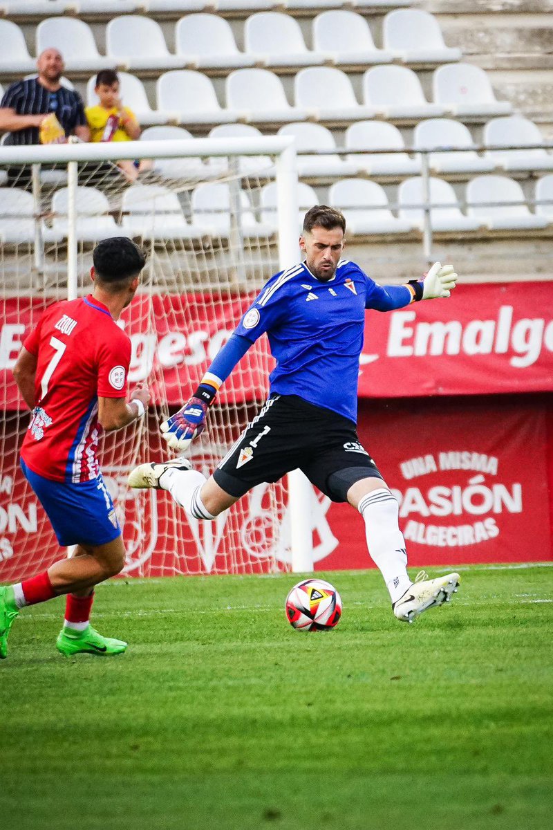 👊 50 porterías a cero en tres temporadas lleva <a href="/Mgarciah_1/">Manu García</a>.

Números brutales para el portero del <a href="/realmurciacfsad/">Real Murcia CF</a>, que lleva 521 minutos sin encajar un gol.

👨‍💻 <a href="/Peter26582/">Pedro González</a>