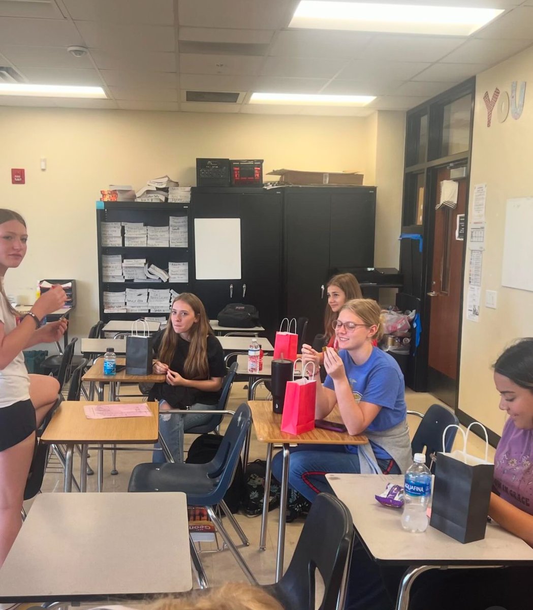 P7clubs's tweet photo. @p7.schs celebrated their last P7 club of this school year! AMAZING job at keeping up with it and allowing God to use you!! 🤩 🙌 👏 

What are some ways that you stay connected to your P7 Club during the summer? #p7works https://t.co/OLZ3YI983D