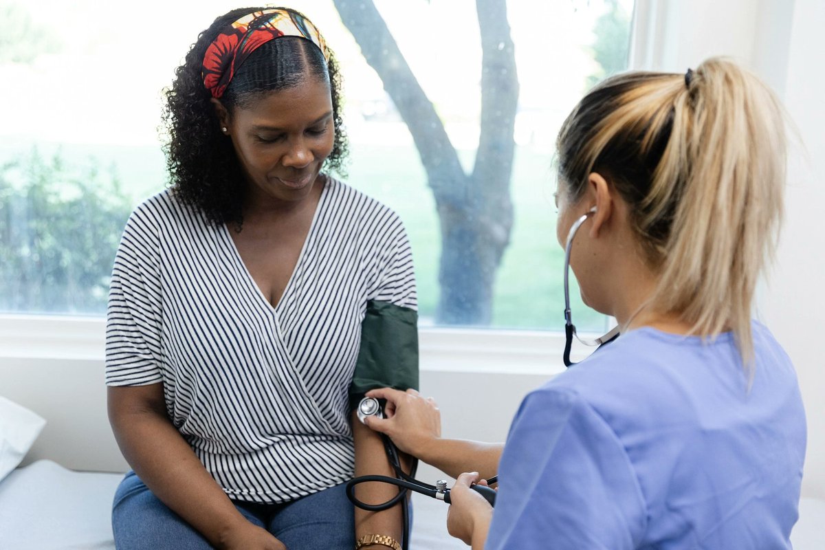 New research in @JAMANetworkOpen led by @susannamitro @mhedders @KPDOR @kpnorcal and @PermanenteDocs @UCDavisHealth colleagues suggests tie between #uterine #fibroids and #hypertension. #WomensHealth #highbloodpressure #obgyntwitter Story: ibit.ly/ez0uZ