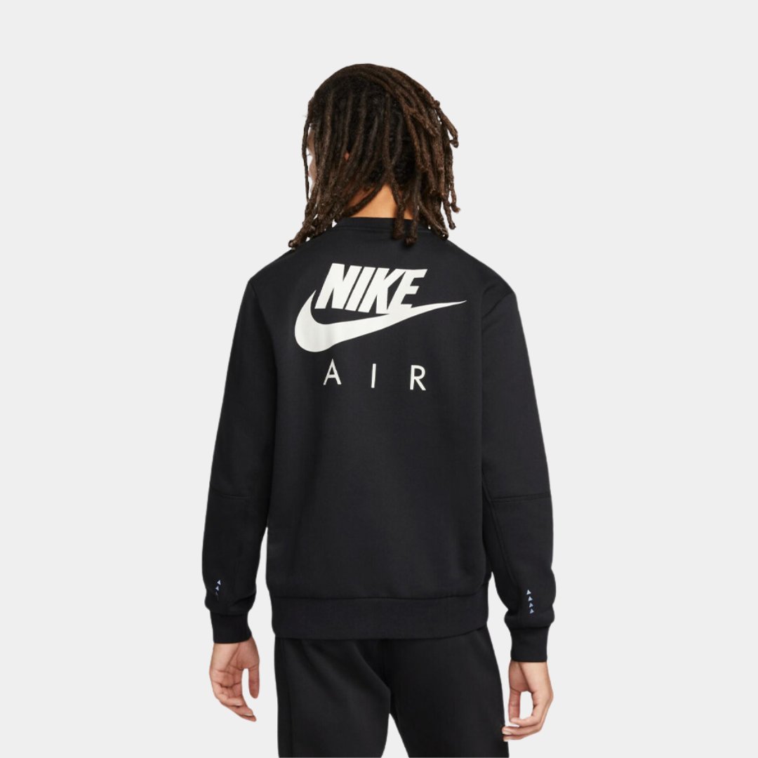 Wrap yourself in comfort and style with the Nike Air NSW Airbrushed Back Sweatshirt in timeless black. A wardrobe essential for those cozy evenings and laid-back weekends. Treat yourself today! ✨ 🛒 l8r.it/rWsW