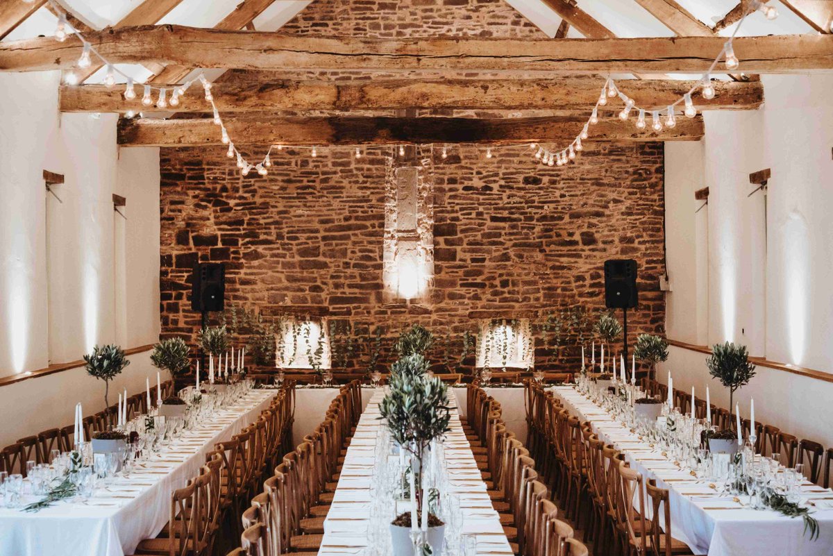 Nestled amongst the rolling Welsh hills of the Brecon Beacons, sits Tall John’s House. Set in its beautiful grounds is a blank canvas wedding venue in a wonderful stone Barn, which makes the perfect wedding venue for up to 150 guests. ow.ly/ekvu50QXwz6 @talljohnswedding