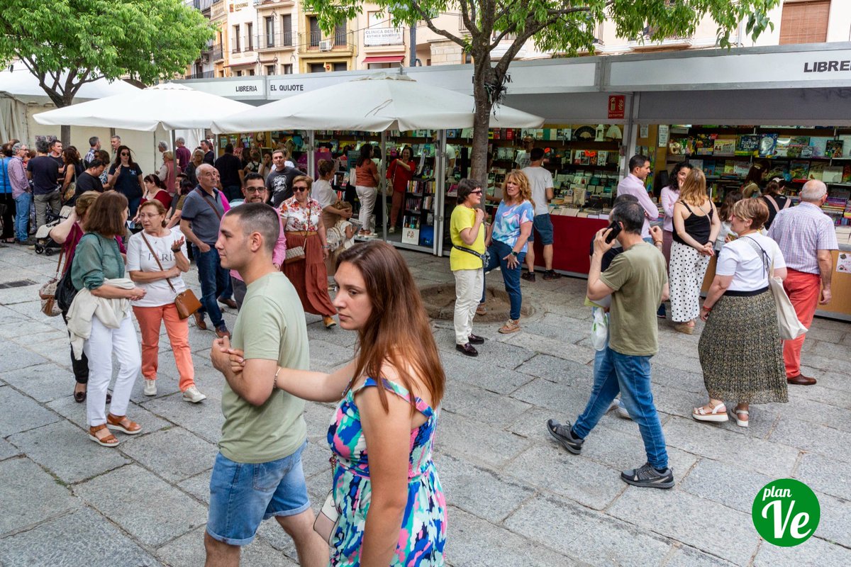 La Feria del Libro de Plasencia 2024, con más de 20 presentaciones y un aire de novela negra. Aquí puedes descargarte el programa completo. Allí nos vemos, planvex.es/web/2024/04/fe… @LibreriaPuertaT @LibreriaTintero @EditoraEx @ylavueltalaluna @Seix_Barral