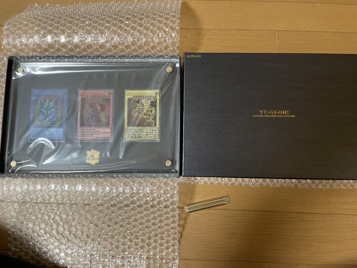 araki05's tweet photo. 三幻神が我が手中に！！
オベリスクの巨神兵！
オシリスの天空竜！
ラーの翼神竜！
召喚！！！
#遊戯王 https://t.co/0dqwF5meVt