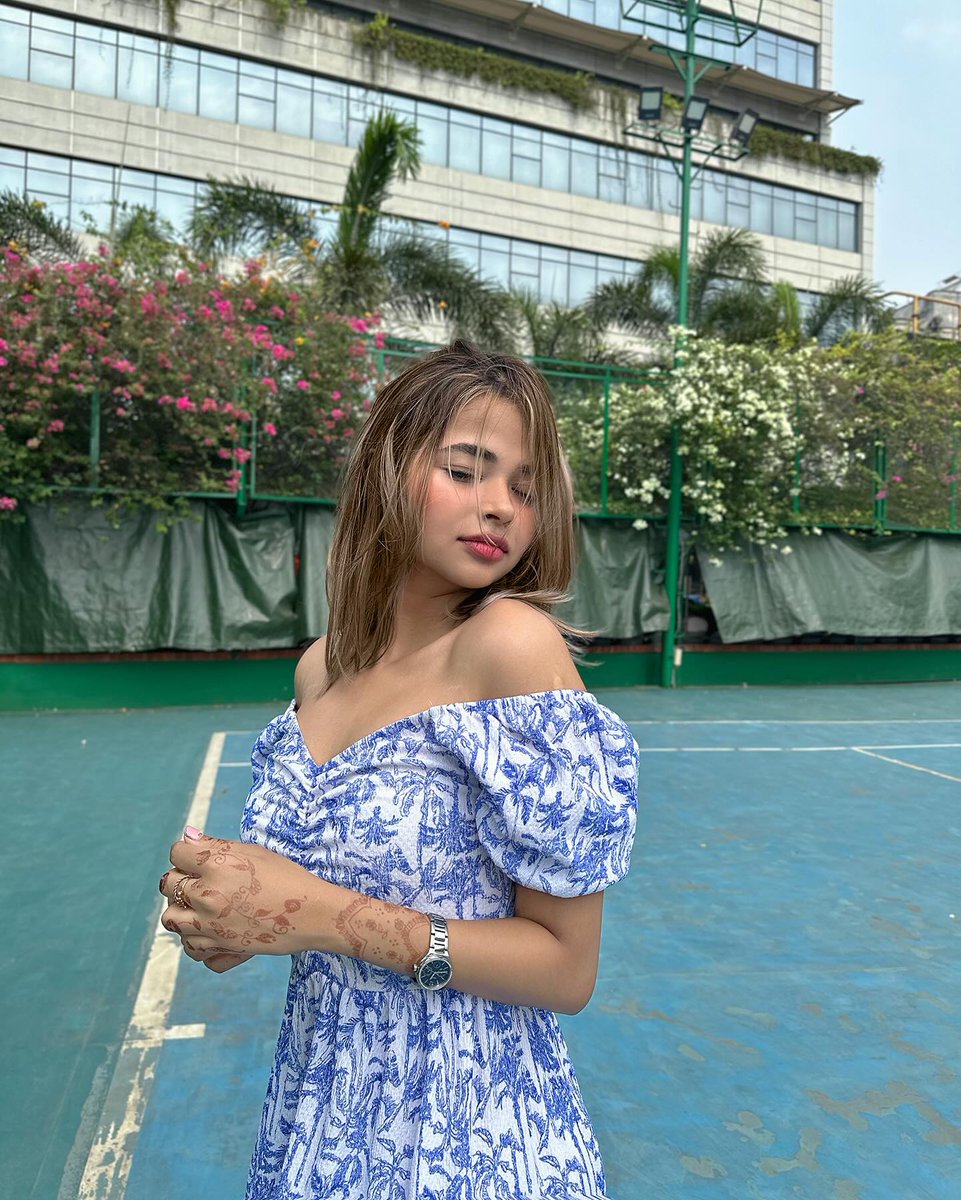 eshara__'s tweet photo. My dress has palm trees on it 🏝️ https://t.co/kinMYcSpyW