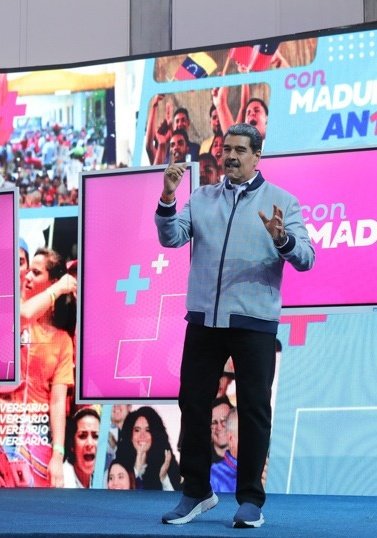 Programa @ConMaduroMas_ cumple su primer año en el aire como elemento moralizador hacia el pueblo. 'Nuestro valor principal, como Revolucionarios, Bolivarianos y Chavistas es la humildad', afirmó el Pdte. @NicolasMaduro.