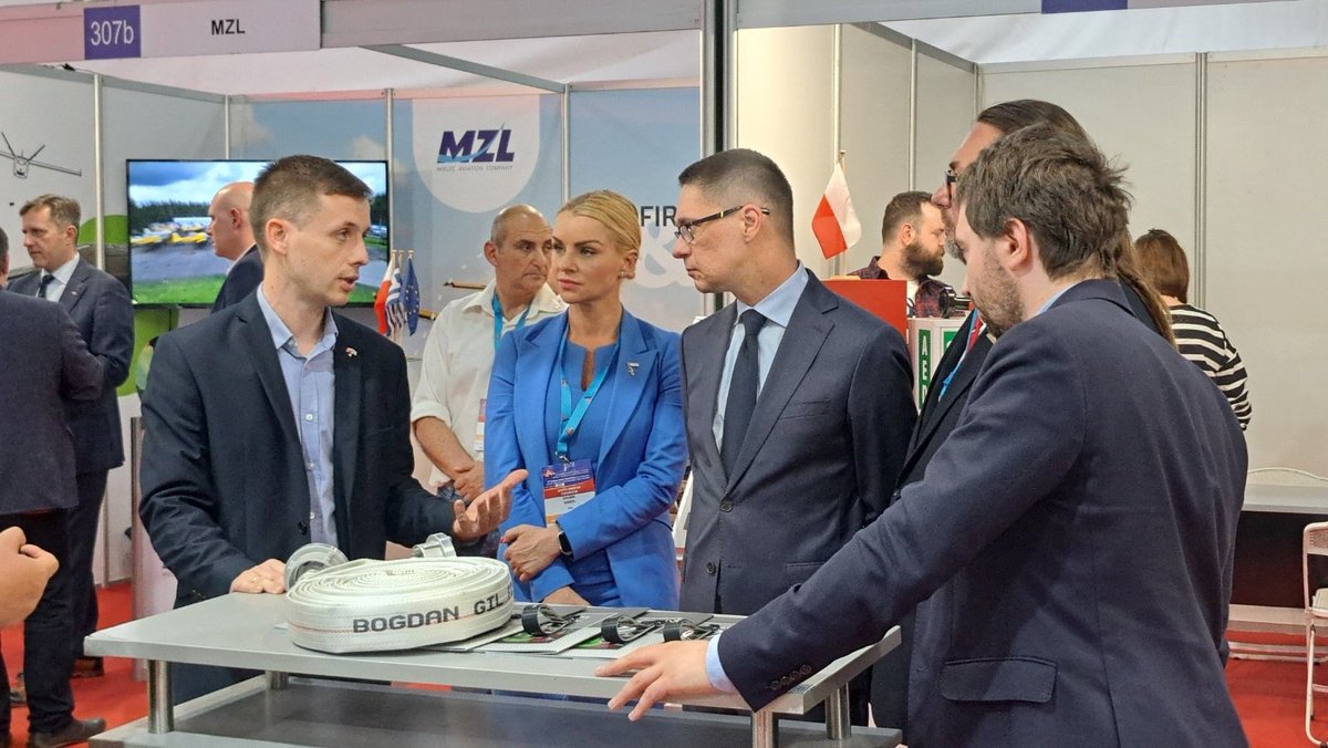 Athens_PAIH's tweet photo. 🔥🧯Zakończyła się 2. edycja targów #InterAigis poświęconych ochronie przeciwpożarowej, bezpieczeństwu cywilnemu i BHP.
W polskim pawilonie, pod patronatem @PAIH_pl, 12 🇵🇱 producentów zaprezentowało swoje produkty, przyciągając uwagę 🇬🇷 dystrybutorów i specjalistów z branży! https://t.co/KgBn0awTjt