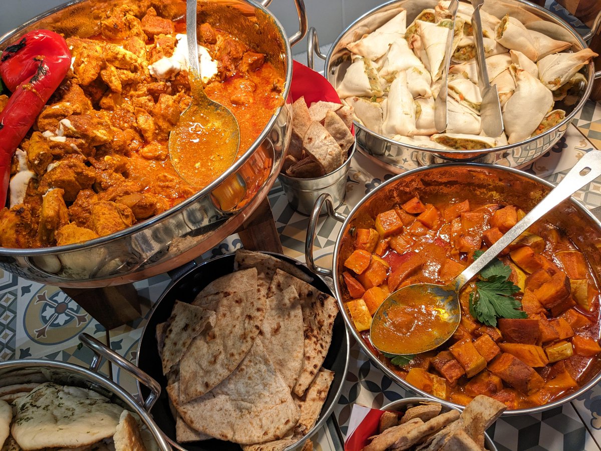 Yesterday we had a special Eid Mubarak lunch to celebrate last week’s festivities ✨ A big thank you to our brilliant catering team for all of their hard work to prepare these delicious and nutritious lunches for our students 🍅 🌶️ 🍽️ #together #aware #empowered