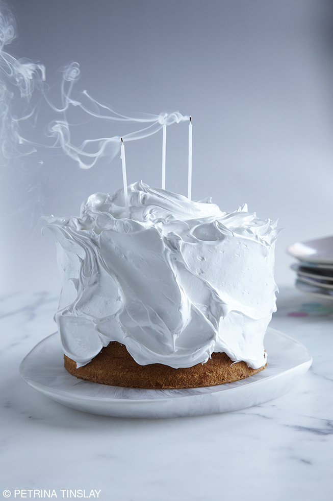 FoodPhotoAward's tweet photo. 🤍 Just love this. The way the swirls of the candle smoke mirror the swirls of the icing 👌
📷 'Chiffon Cake with Candles' by Petrina Tinslay, Shortlisted, @tiptree Cake Award, 2024
#foodphotographer #cakephotography #cakephotographer #foodphotographyandstyling https://t.co/DdCZqKjfdk