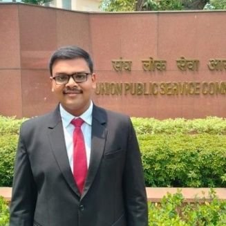 UPSC Topper AIR - 1 Aditya Srivastava 🥳📷 #AbhishekKumar #PAKvsNZ #UPSC #आएगा_तो_भाटी_ही #UPSC #Sattari4Modi2024 #FreeElephantGouri #आदित्य श्रीवास्तव