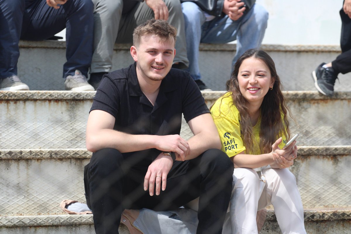 FBBOLU1's tweet photo. Bolu da U19 Fenerbahçe takımımızı izlemeye gelen taraftarlarımız destek verdiler. @Fenerbahce https://t.co/tgtGWq8bnf