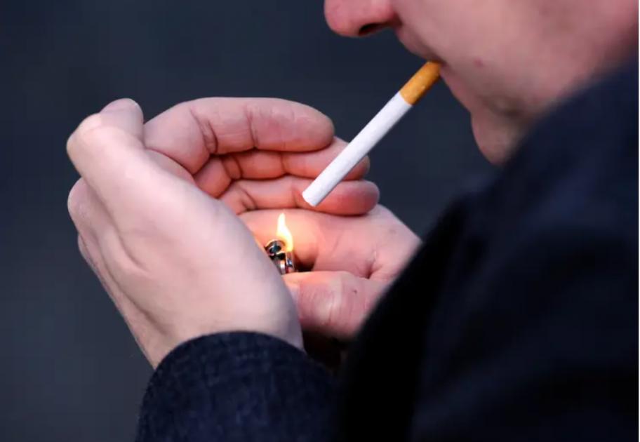 The bill would raise the smoking age every year, so that those born after 2009 would never be able to legally purchase tobacco products dlvr.it/T5ZLkx 👇 Full story