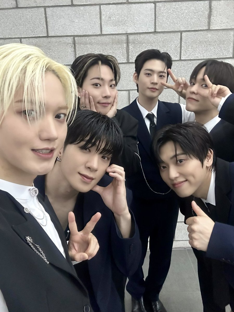 [#LightONF] 24.04.16 더쇼 📸

퓨즈와 온앤오프를 환상 속으로 만들어버린 더쇼의 'Bye My Monster' 무대 완료 😈
온앤오프 1위가수가되🏆
퓨즈 1위가수팬이되🏆

#온앤오프 #ONF
#BYE_MY_MONSTER
#BEAUTIFUL_SHADOW