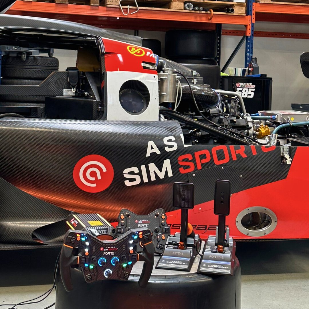 AsetekRacing's tweet photo. We will never compromise on the true racing feel 🏁
If you're fast in the sim with Asetek SimSports gear, we guarantee that you'll be fast in real life as well 🤝
#simracing #racing #simgear #simhardware https://t.co/GRexxn5Fon