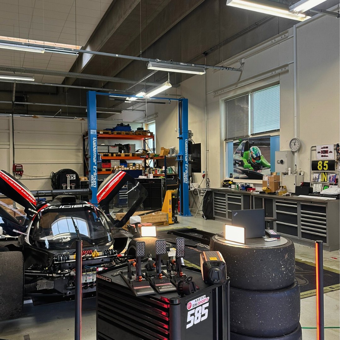 AsetekRacing's tweet photo. We will never compromise on the true racing feel 🏁
If you're fast in the sim with Asetek SimSports gear, we guarantee that you'll be fast in real life as well 🤝
#simracing #racing #simgear #simhardware https://t.co/GRexxn5Fon