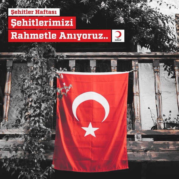 Ülkemiz ve bayrağımız uğruna canlarını feda eden tüm kahraman şehitlerimizi rahmet ve minnetle yâd ediyoruz. 🇹🇷 #ŞehitlerHaftası