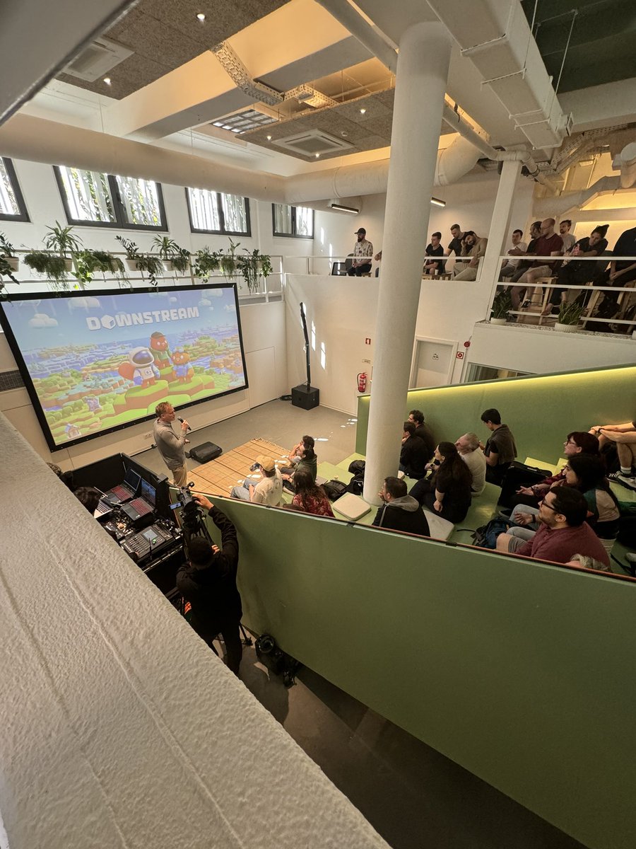 0x_Clon's tweet photo. @Worlds_AA kicking off today with @damor_eth on stage as usual - looking forward to seeing more stufff being built on @DownstreamGame https://t.co/5LpMu284F2