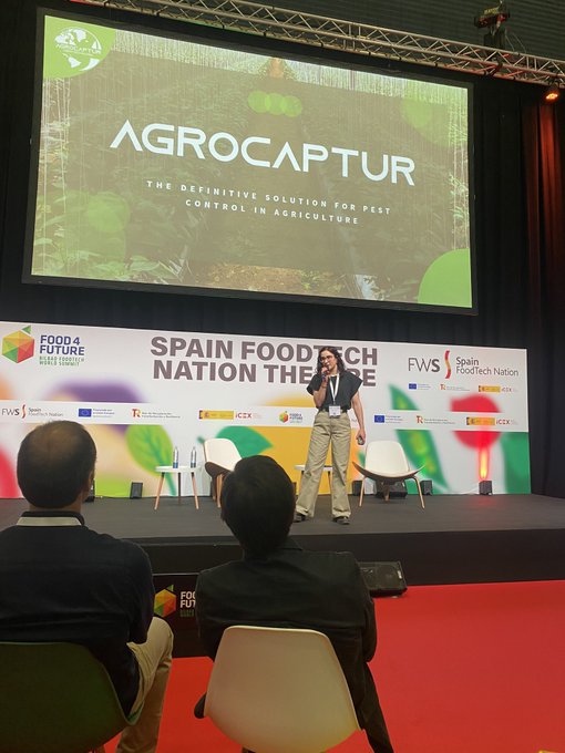 AgroBank_CABK's tweet photo. 🚀Turno ahora de los pitches de las startups
@blocknitive
(soluciones tecnológicas de #blockchain), #iczia (desarrollo de maquinaria para procesar frutas y hortalizas) y #agrocaptur (control de plagas en la agricultura).
¡Suerte a todas ellas! 🍀 https://t.co/TVxDoTLHzs