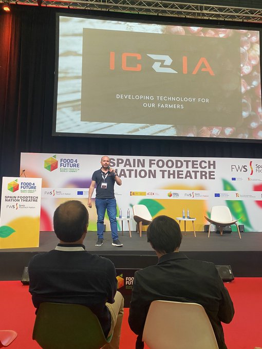 AgroBank_CABK's tweet photo. 🚀Turno ahora de los pitches de las startups
@blocknitive
(soluciones tecnológicas de #blockchain), #iczia (desarrollo de maquinaria para procesar frutas y hortalizas) y #agrocaptur (control de plagas en la agricultura).
¡Suerte a todas ellas! 🍀 https://t.co/TVxDoTLHzs