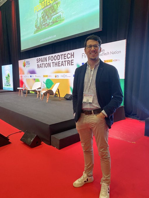 AgroBank_CABK's tweet photo. 🚀Turno ahora de los pitches de las startups
@blocknitive
(soluciones tecnológicas de #blockchain), #iczia (desarrollo de maquinaria para procesar frutas y hortalizas) y #agrocaptur (control de plagas en la agricultura).
¡Suerte a todas ellas! 🍀 https://t.co/TVxDoTLHzs