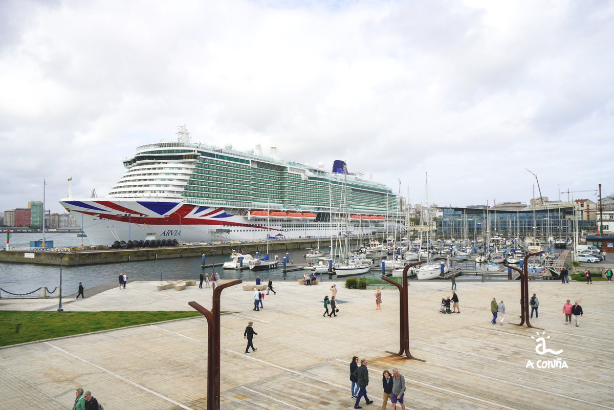 ⚓ El Arvia ya se encuentra en el @PuertoCoruna 📍 Más de 6.200 personas podrán disfrutar de #ACoruña este martes. #VisitCoruna #CulturadeVivir