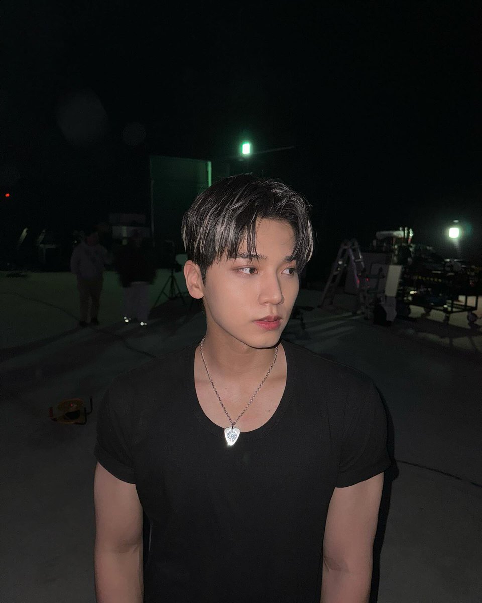 ForXLuccy's tweet photo. Hyuk Ig post update✨

😎🖤

#OMEGA_X #오메가엑스
#혁 #HYUK https://t.co/5oW0654mcw