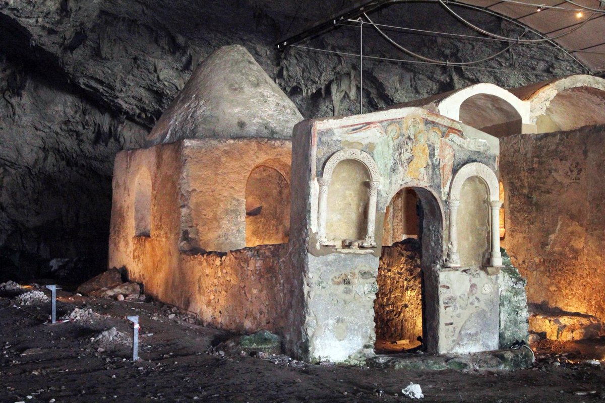 Grotta di San Michele 
Olevano sul Tusciano (SA)