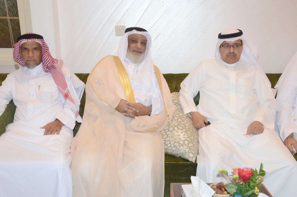 alahamdhgrop's tweet photo. أقام المستشار مشعل بن سعود الاحمدي واخوانه حفل المعايده السنوي الحادي عشر في مزرعتهم العامره بالمدينه المنوره ثالث ايام العيد حضرالحفل جمع غفير من قبائل الأحامده والقبائل الأخرى والأصدقاء كانت معايدة و أمسية جميله تخلل الحفل قصائد شعرية ولعبة الحرابي وزيد https://t.co/1eQmmJNWVu